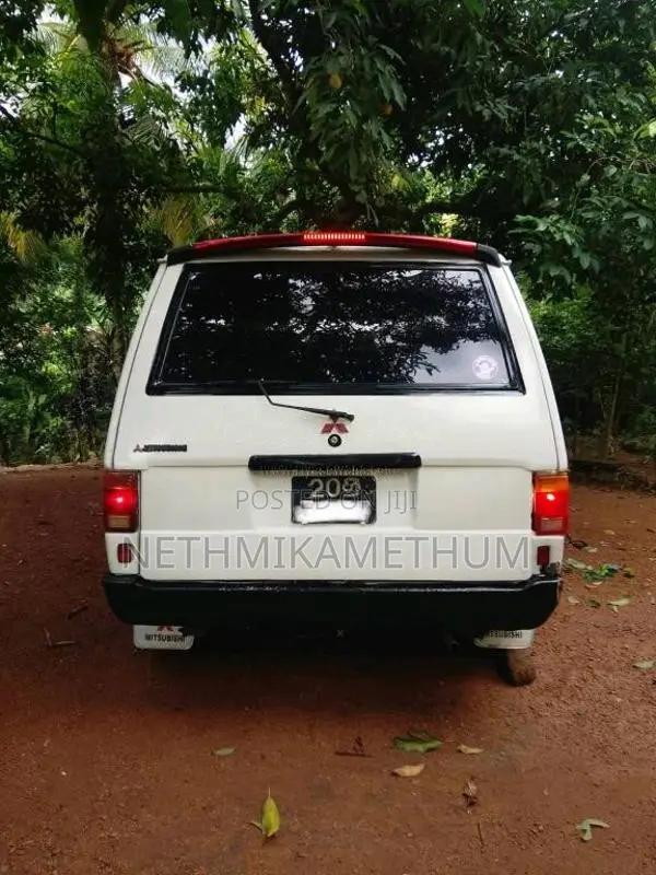 Mitsubishi Delica 1985 Van (Used)