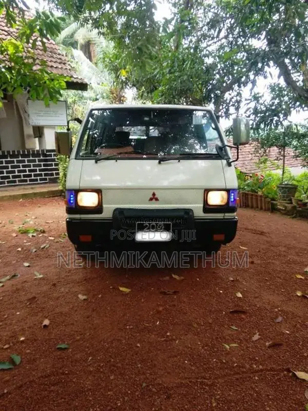 Mitsubishi Delica 1985 Van (Used)