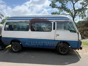 Nissan Vrg 1984 Van (Used)