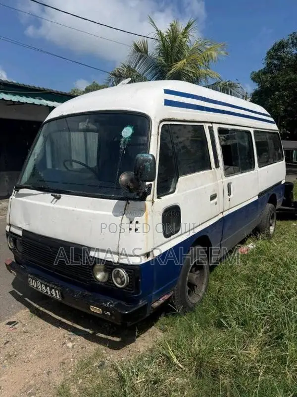 Nissan Vrg 1984 Van (Used)
