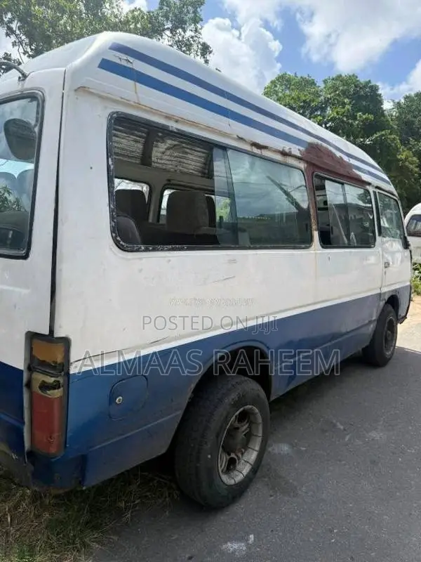 Nissan Vrg 1984 Van (Used)