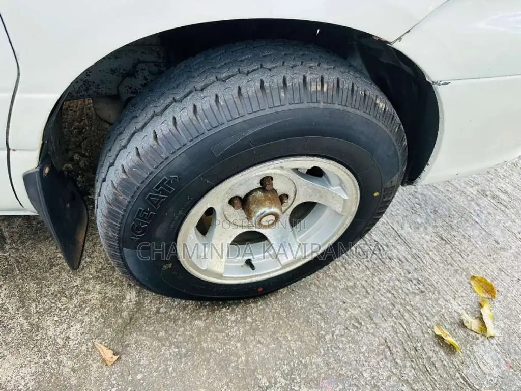 Toyota CR41 1996 Van (Used)