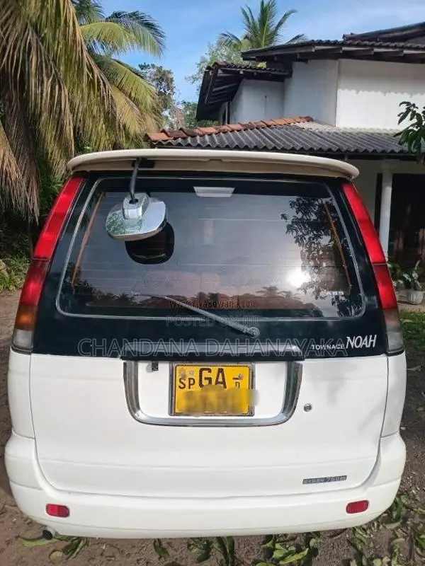 Toyota CR41 2000 Van (Used)