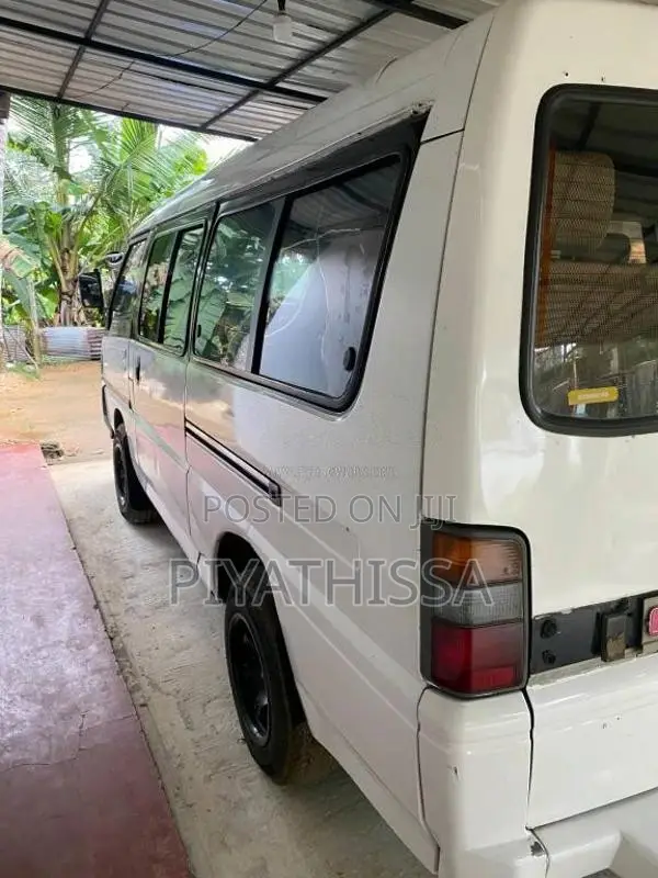 Mitsubishi Delica 1998 Van (Used)