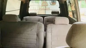 Toyota Noah 2001 Van (Used)