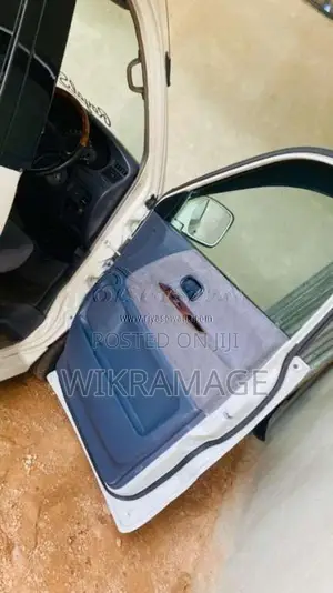 Toyota Noah 2001 Van (Used)