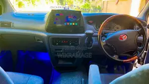 Toyota Noah 2001 Van (Used)