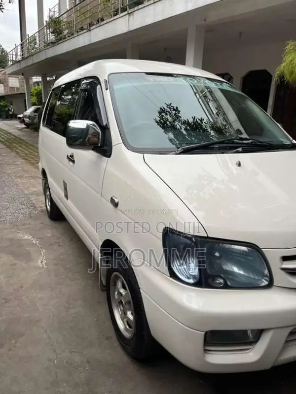 Toyota Noah 1998 Van (Used)