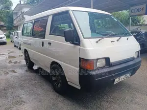 Mitsubishi L300 2001 Van (Used)