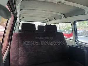 Mitsubishi L300 2001 Van (Used)
