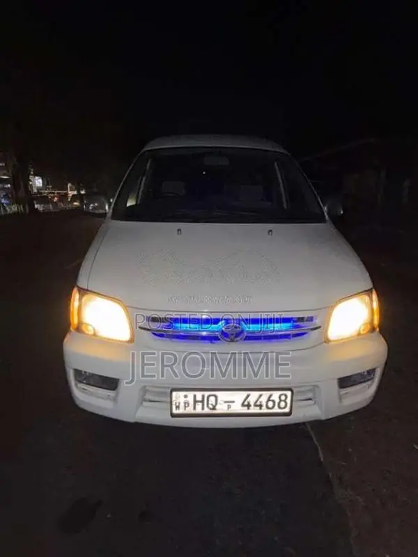 Toyota Noah 1998 Van (Used)