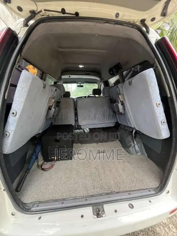 Toyota Noah 1998 Van (Used)