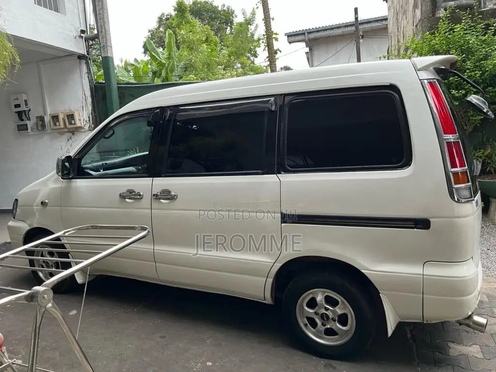 Toyota Noah 1998 Van (Used)
