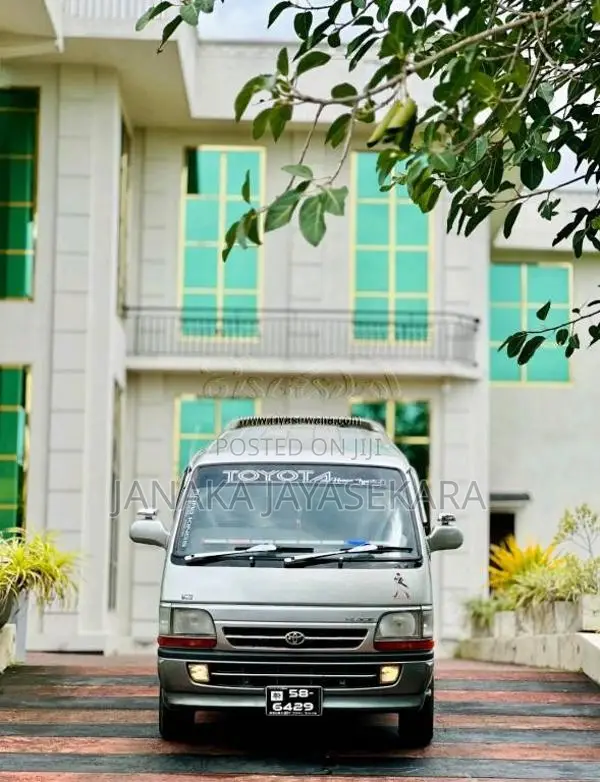 Toyota Dolphin Hiace Lh113 1991 Van (Used)