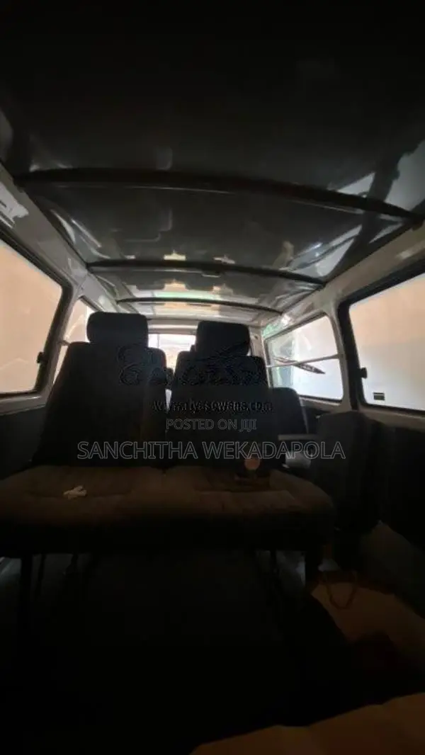 Toyota HIACE Dolphin LH113 1996 Van (Used)