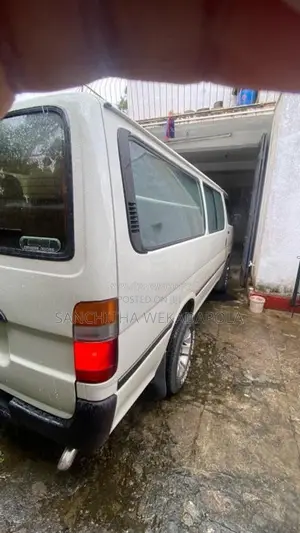 Toyota HIACE Dolphin LH113 1996 Van (Used)