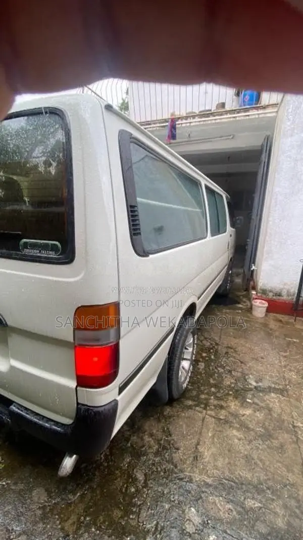 Toyota HIACE Dolphin LH113 1996 Van (Used)