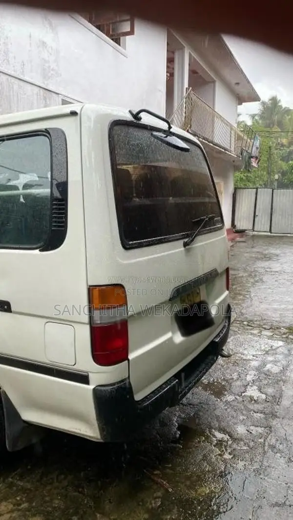 Toyota HIACE Dolphin LH113 1996 Van (Used)