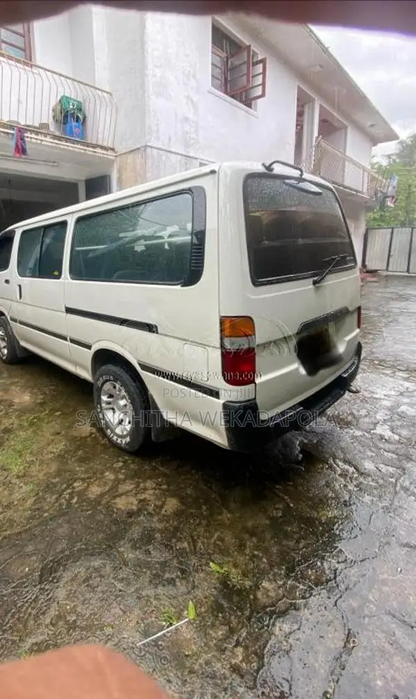 Toyota HIACE Dolphin LH113 1996 Van (Used)
