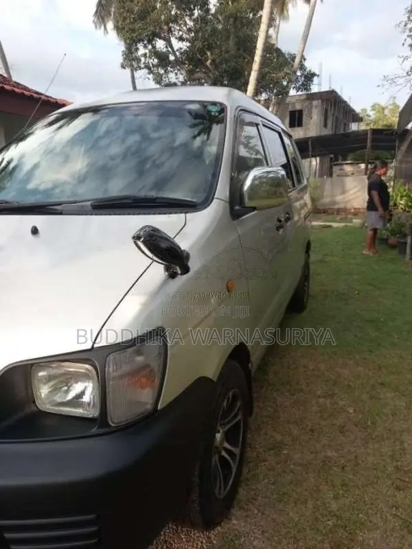 Toyota Noah 2000 Van (Used)