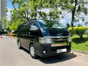 Toyota KDH 2015 Van (Used)