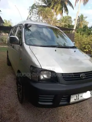 Toyota Noah 2000 Van (Used)