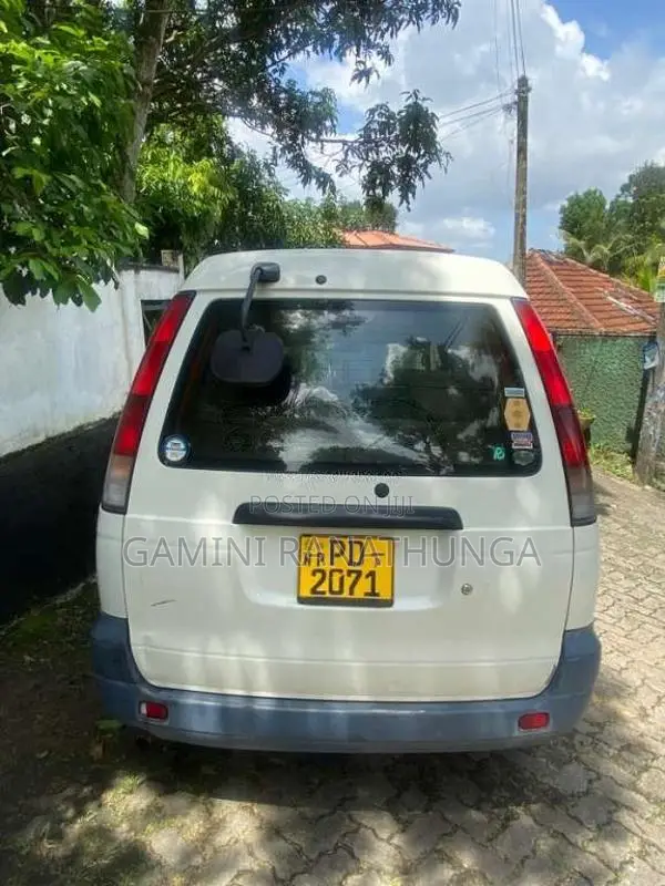 Toyota Noah Kr42 2006 Van (Used)
