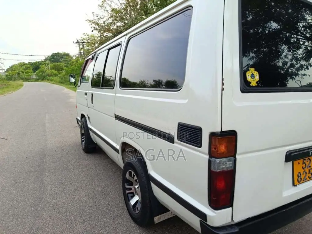 Toyota HIACE 1987 Van (Used)