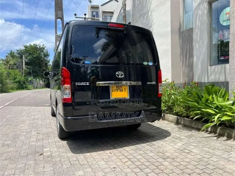 Toyota KDH 2015 Van (Used)