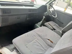 Mitsubishi Po15 2000 Van (Used)