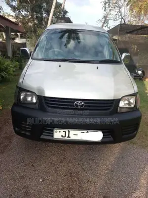 Toyota Noah 2000 Van (Used)