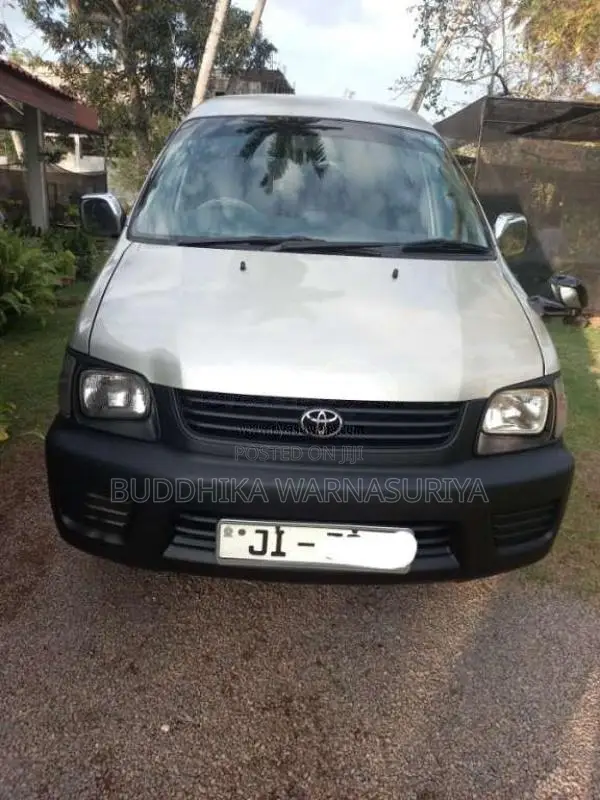 Toyota Noah 2000 Van (Used)