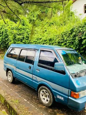 Nissan Largo 1996 Van (Used)