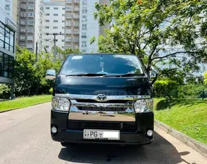 Toyota KDH 2015 Van (Used)
