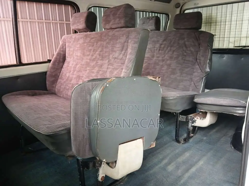 Mitsubishi Po15 2000 Van (Used)