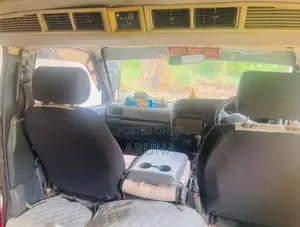 Toyota Dolphin 1993 Van (Used)
