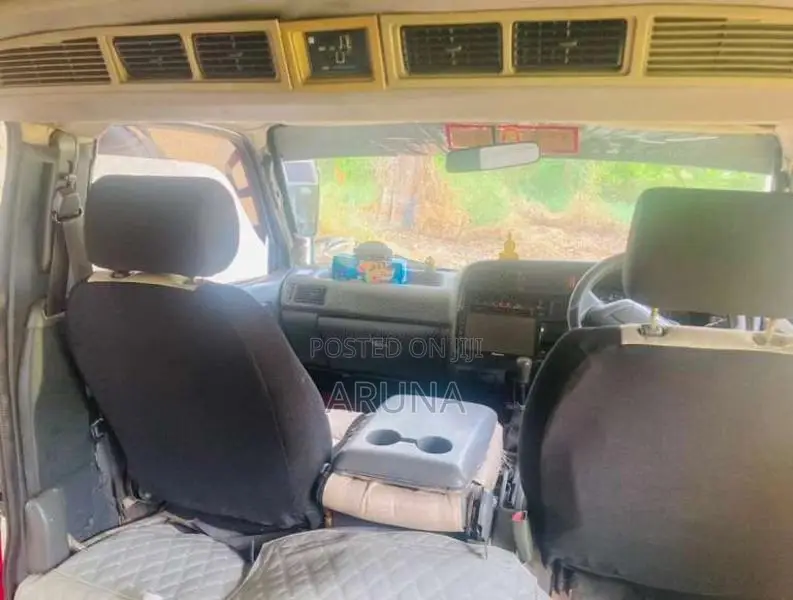 Toyota Dolphin 1993 Van (Used)