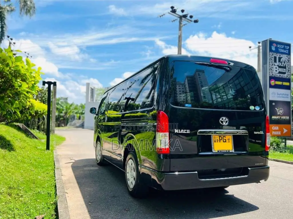 Toyota KDH 2015 Van (Used)