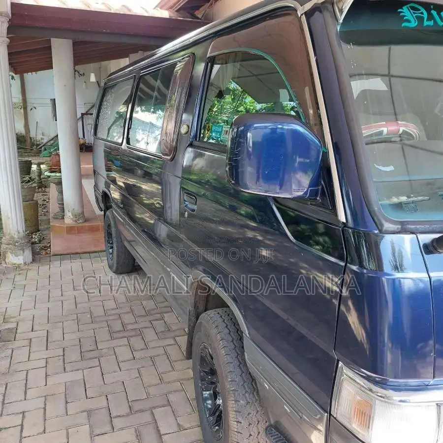 Nissan Caravan VX 1992 Van (Used)