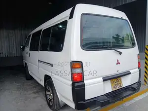Mitsubishi Po15 2000 Van (Used)