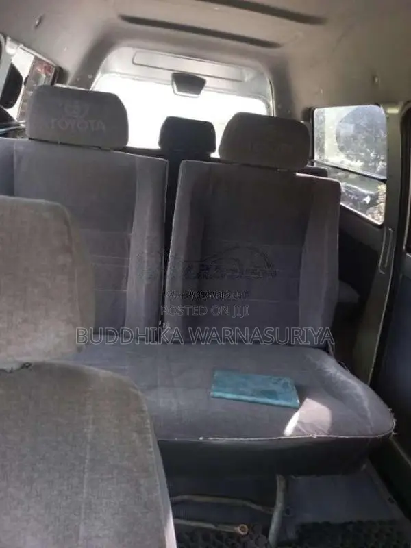 Toyota Noah 2000 Van (Used)