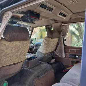 Nissan Caravan VX 1992 Van (Used)