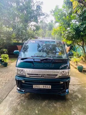 Toyota Dolphin 1998 Van (Used)