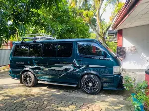 Toyota Dolphin 1998 Van (Used)