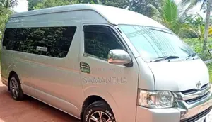 Toyota KDH 2018 Van (Used)