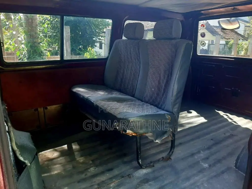 Mitsubishi L300 1986 Van (Used)