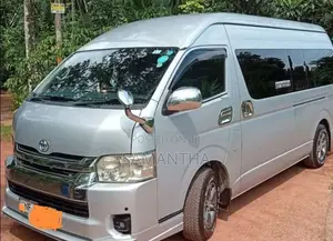 Toyota KDH 2018 Van (Used)