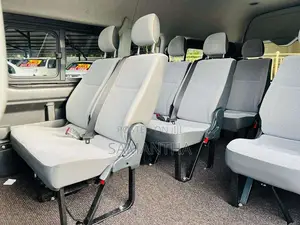 Toyota KDH 2018 Van (Used)