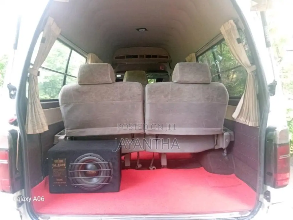 Toyota Dolphin 182 2002 Van (Used)