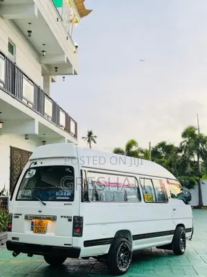 Nissan E24 Caravan 1997 Van (Used)